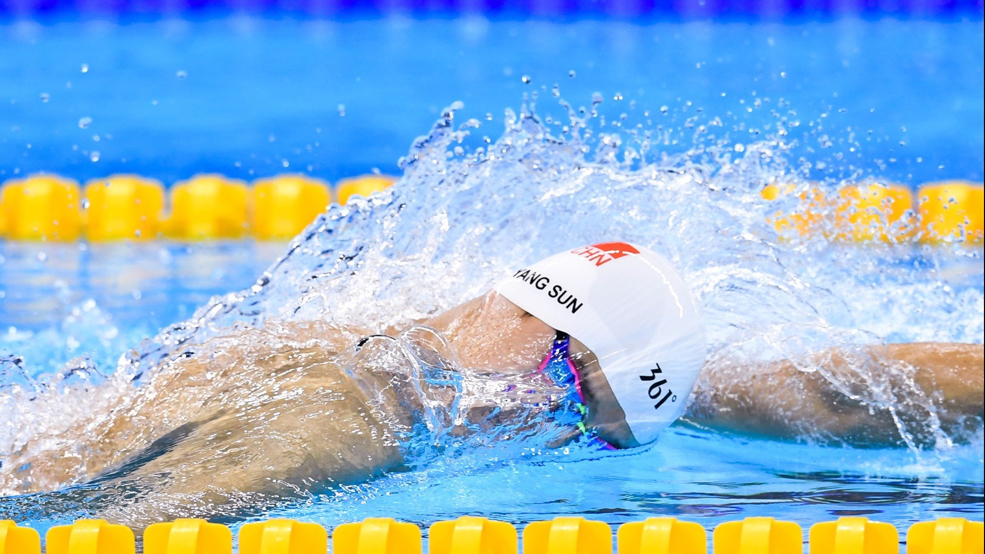 中国足球训练强度与比赛发挥关系，足球技术对比国足